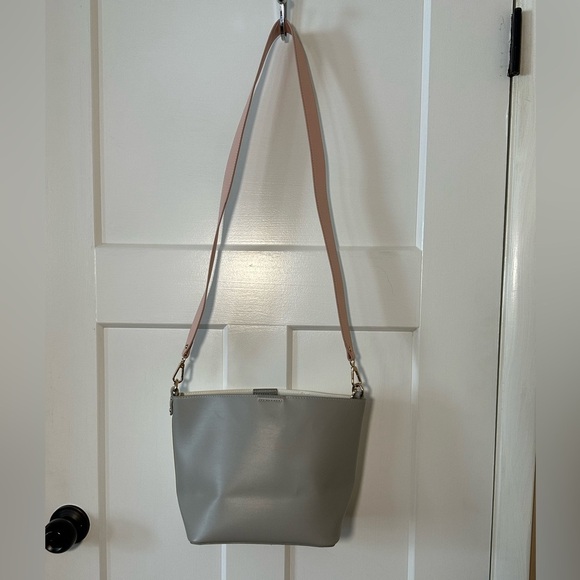 NWOT Summer & Rose Vegan Leather Bucket Bag - Picture 12 of 15